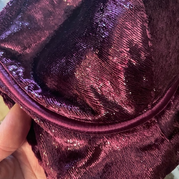 Victoria's Secret Purple Velvet Underwire Bra - Picture 7 of 8